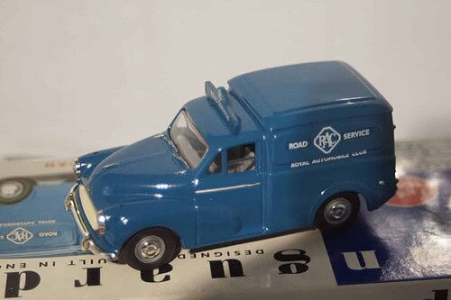 Morris Minor Van RAC Assistance VA11005 Vanguards 1:43 Scale
