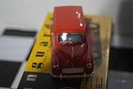 Morris Minor Traveller Red VA10006 Vanguards 1:43 Scale