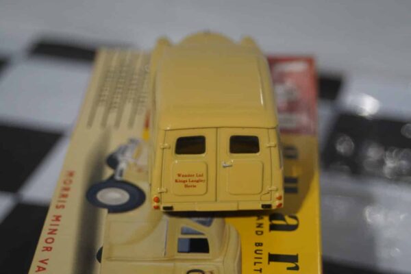 Vanguards morris minor van ovaltine va11002 yellow 1:43 scale