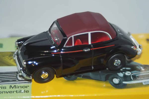 Vanguards Morris Minor Convertible Black VA05802 1:43 Scale