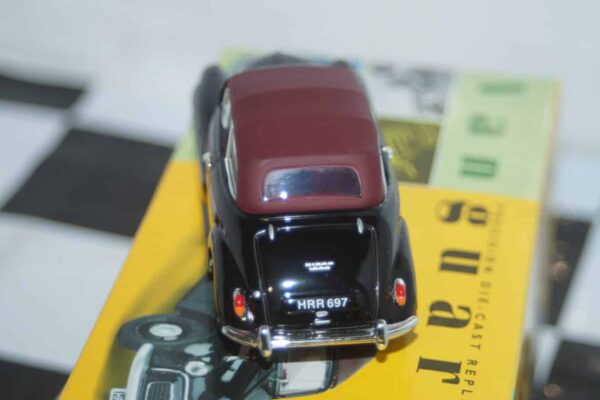 Vanguards Morris Minor Convertible Black VA05802 1:43 Scale