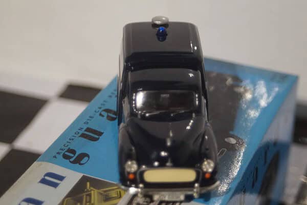 Vanguards morris minor van metropolitan police va11014 black 1:43 scale