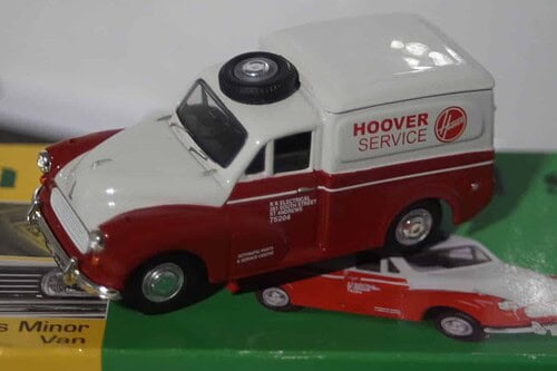 Vanguards Morris Minor Van Hoover VA01117 White 1:43 Scale