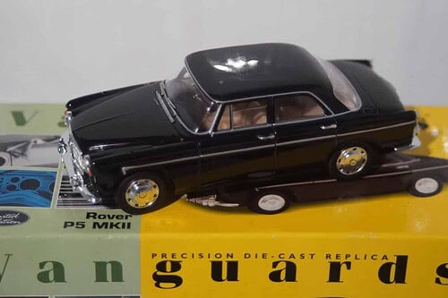 Vanguards rover p5 mk11 black rc1002/1 1:43 scale