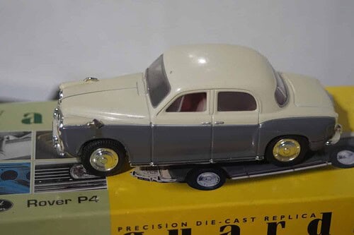 Vanguards rover p4 ivory/grey va19008 1:43 scale