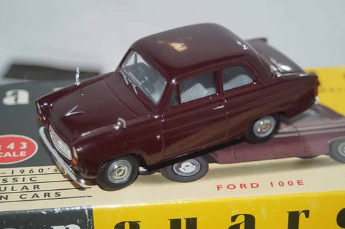 Ford 100e Maroon VA21004 Vanguards 1/43 Diecast
