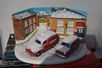 Vanguards bathurst 1966 2 x mini cooper diorama rd4002 1:43 scale