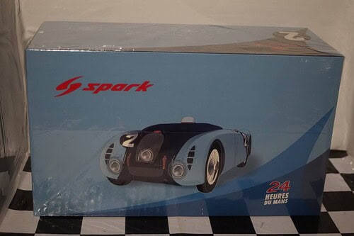 BUGATTI 57 G #2 Winner Le Mans 1937 18LM37 1:18 Spark Resin
