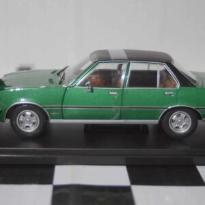Whitebox opel commodore b gs/e green 1:24 wb124124