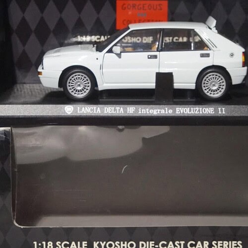Kyosho LANCIA DELTA HF INTEGRALE Evoluzione 2 White 08341W 1:18