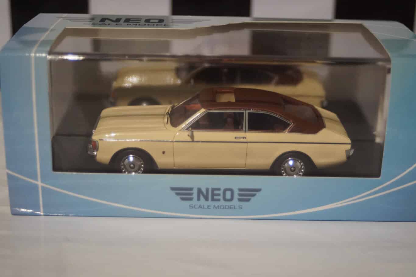 NEO Models Ford Granada MK1 Coupe beige,brown NEO49575 1:43 scale