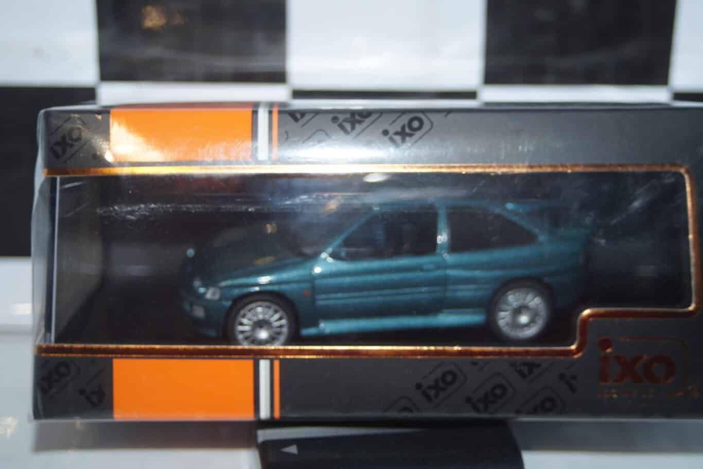 IXO Models Ford Escort RS Cosworth 1994 metallic-grün IXOMOC324.22