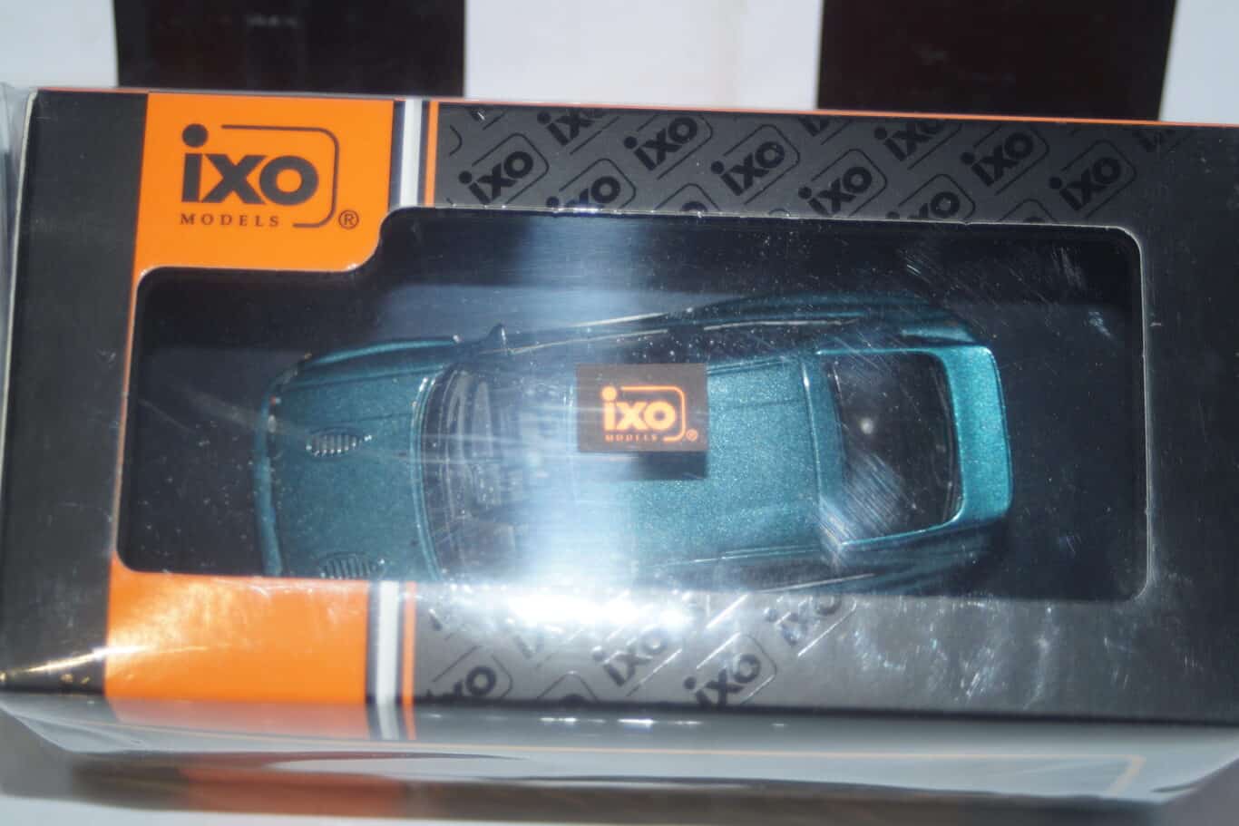 1/18 : La Ford Escort RS Cosworth street-legal disponible chez IXO