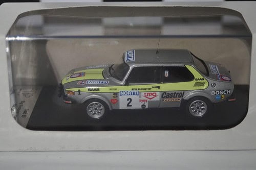 Trofeu Saab 99 1000 Lakes Rally 1976 Stig Blomqvist 1:43rd Scale DSN1:43-57