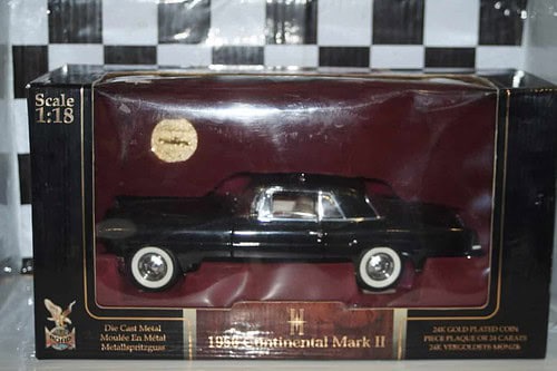 Road Signature 1956 Continental Mark 2 Ref 20078 1:18 Scale