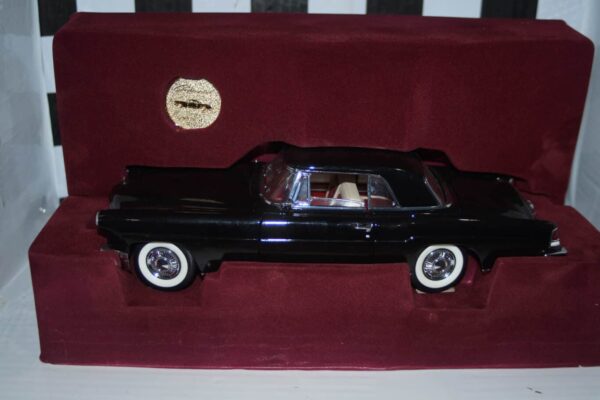 Road Signature 1956 Continental Mark 2 Ref 20078 1:18 Scale