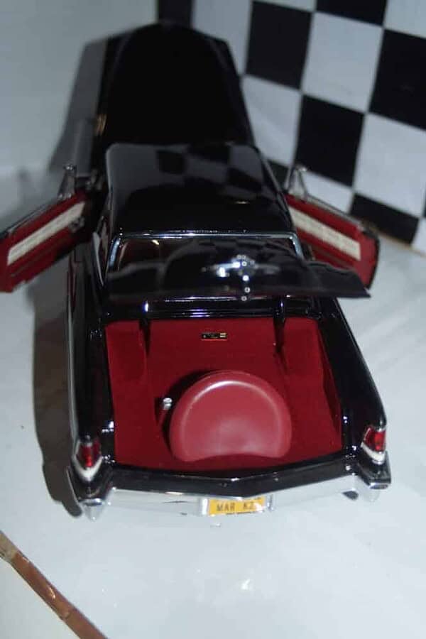 Road Signature 1956 Continental Mark 2 Ref 20078 1:18 Scale
