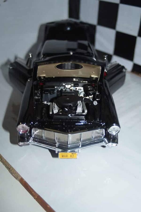 Road Signature 1956 Continental Mark 2 Ref 20078 1:18 Scale