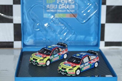Ixo Ford Focus ABU DHABI World Rally Team 2 car set (Prodrive) FO3MC2-43 1:43