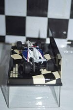Minichamps BMW Sauber F1 Showcar 2009 R.Kubica 400 090075 in 1:43