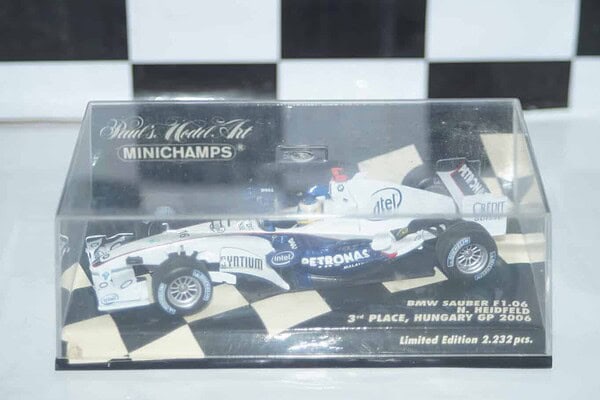 Minichamps BMW Sauber F1.06 3rd Hungary GP N.Heidfield 400 060116 in 1:43
