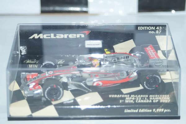Minichamps mclaren mercedes mp4-22 1st win canada 2007 530 074322 in 1:43