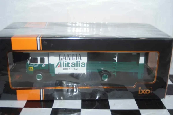 Ixo fiat 673 racing transporter 1976 lancia italia rally team 1:43 scale tru038