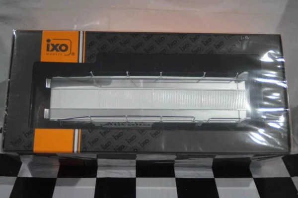 Ixo fiat 673 racing transporter 1976 lancia italia rally team 1:43 scale tru038