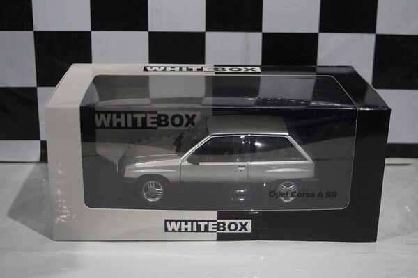 Whitebox opel / vauxhall corsa a sr silver 1:24 wb124136-o