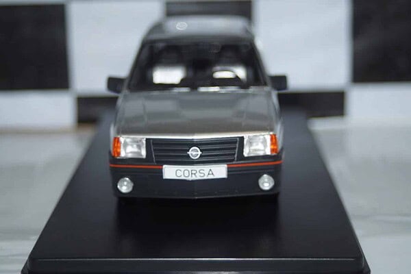 Whitebox opel / vauxhall corsa a sr silver 1:24 wb124136-o