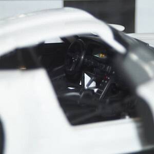 Ut models porsche 911 gt1 1996 white 1:18 scale 180966600