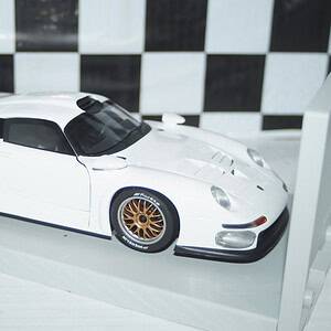 Ut models porsche 911 gt1 1996 white 1:18 scale 180966600
