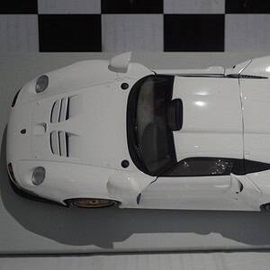 Ut models porsche 911 gt1 1996 white 1:18 scale 180966600