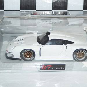 Ut models porsche 911 gt1 1996 white 1:18 scale 180966600