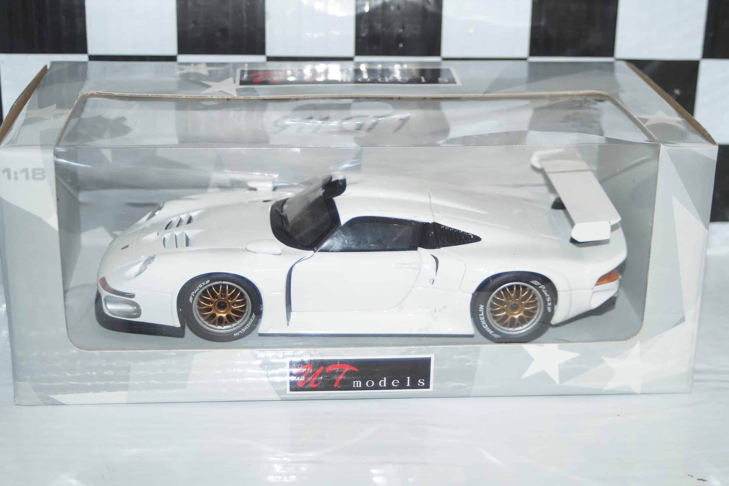 Ut models porsche 911 gt1 1996 white 1:18 scale 180966600