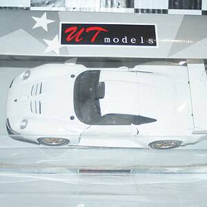 Ut models porsche 911 gt1 1996 white 1:18 scale 180966600