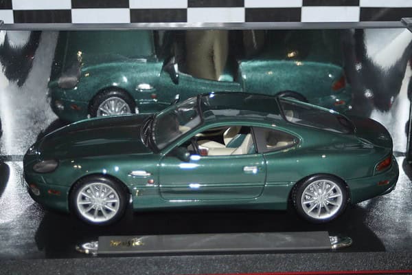 Maisto aston martin db7 vantage green 1:18 diecast 31880