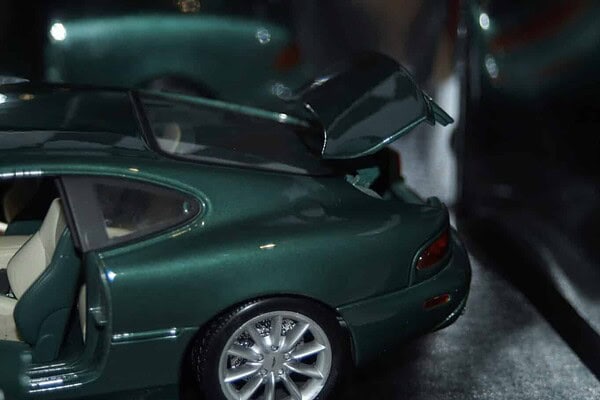 Maisto aston martin db7 vantage green 1:18 diecast 31880
