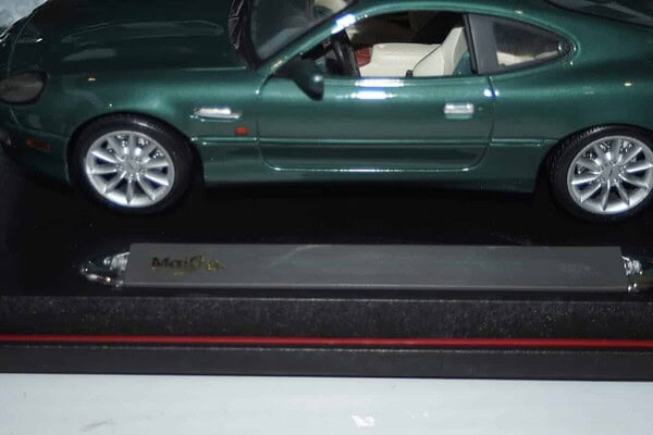 Maisto aston martin db7 vantage green 1:18 diecast 31880