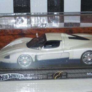 Hotwheels maserati mc12 white 1:18th g17158