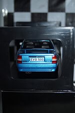 Whitebox opel omega / carlton evolution 500 blue 1:24 wb124138-o