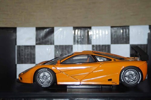 Ut models mclaren f1 gtr 1996 orange 1:18 scale 26006