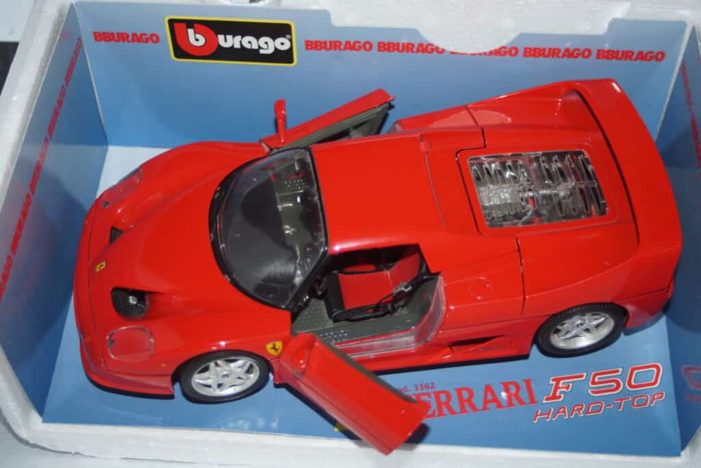 LJ979 BURAGO GOLD 3362 1/18 1:18 Voiture Ferrari F50 hard top