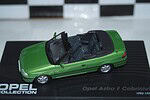 Altaya ixo opel astra f cabriolet green 1992-1998 in 1/43rd(slight crack in case)