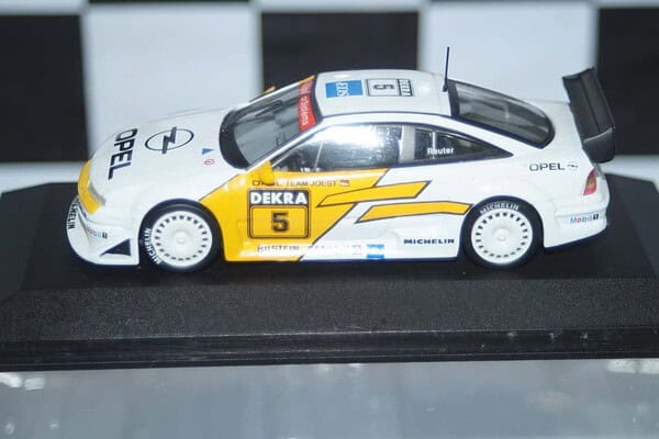 Minichamps opel calibra v6 dtm reuter 934102