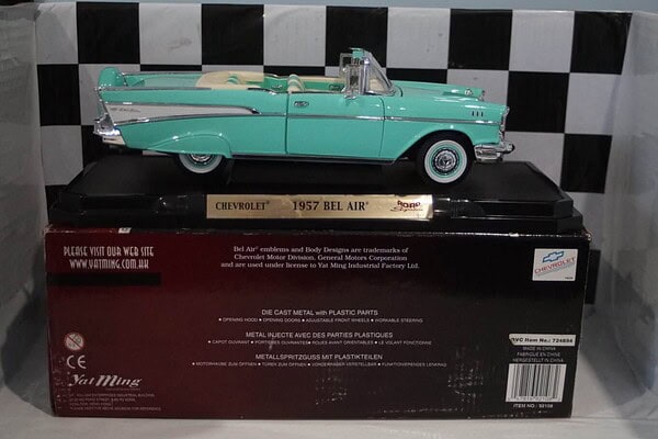 Road signature 1957 chevrolet bel air ref 92108 1:18th