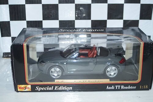 Maisto volkswagen camper (samba) and beetle 1:24 diecast ref 32913