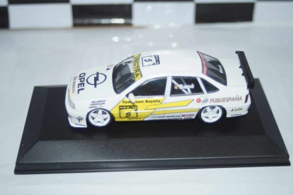 Racing replicas code 3 opel vectra gt montmelo 1995 j.gene 19015
