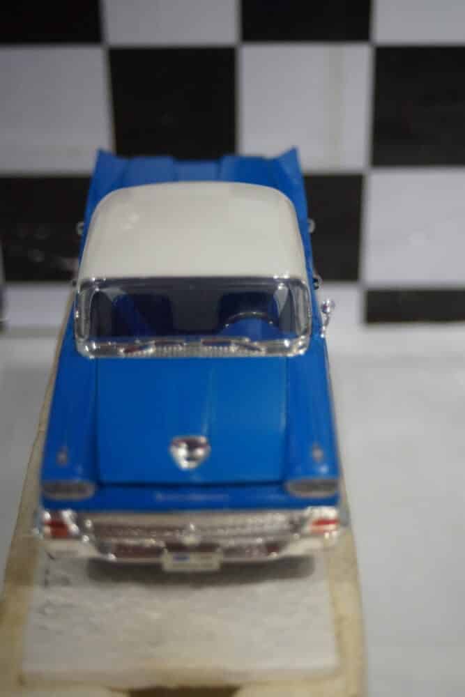 Arko ford fairline 500 blue and white in approx 1:32nd