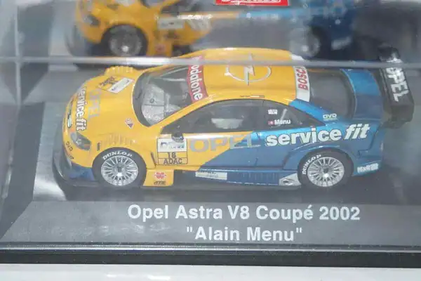 Schuco opel astra v8 coupe 2002 a.menu diecast ltd 04805 1:43